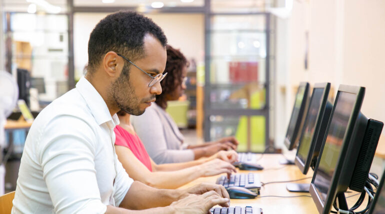 The Healing Power of Presence: Incorporating Mindfulness into Daily Life